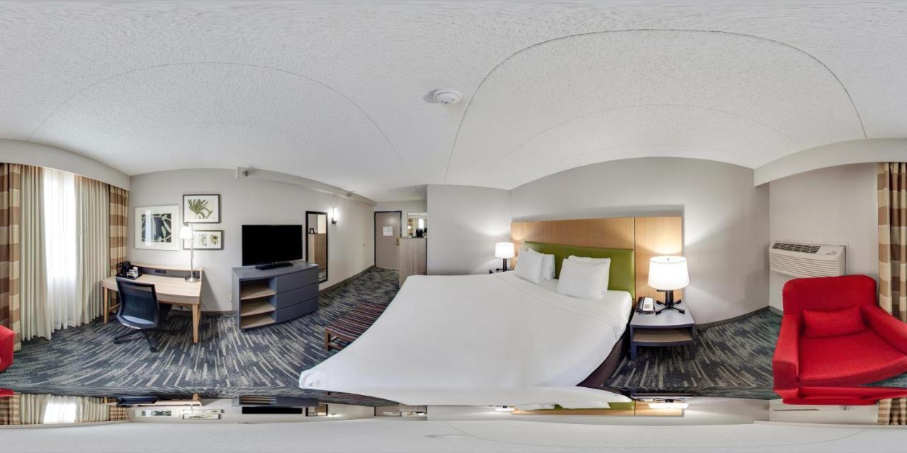 Отель Wingate By Wyndham Lincoln Airport East Экстерьер фото